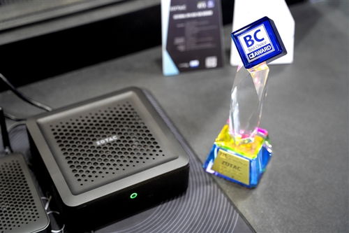 索泰首款掌机Zone惊艳问世 独一无二的OLED震撼大屏引领掌上娱乐新潮流